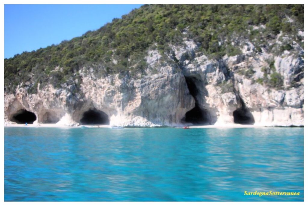 Sardegna: in tour nelle grotte del Bue Marino