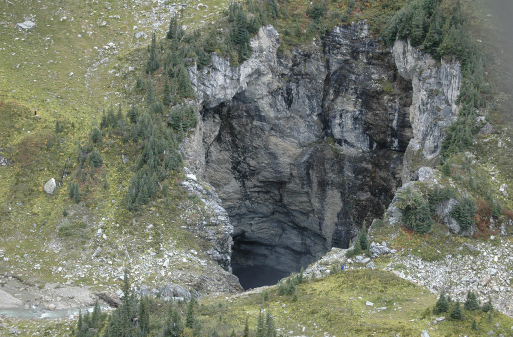 L’ingresso della caverna scoperto in Canada